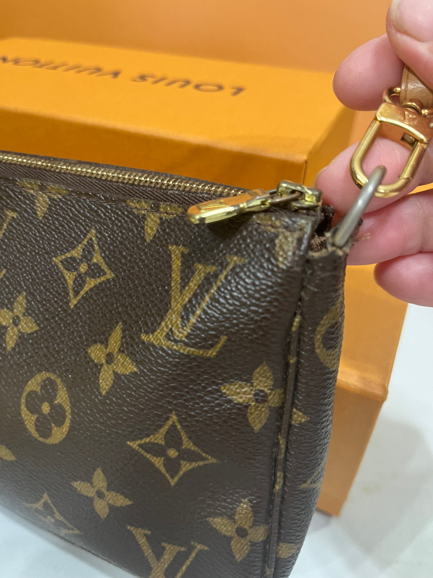 Pochette Accessories