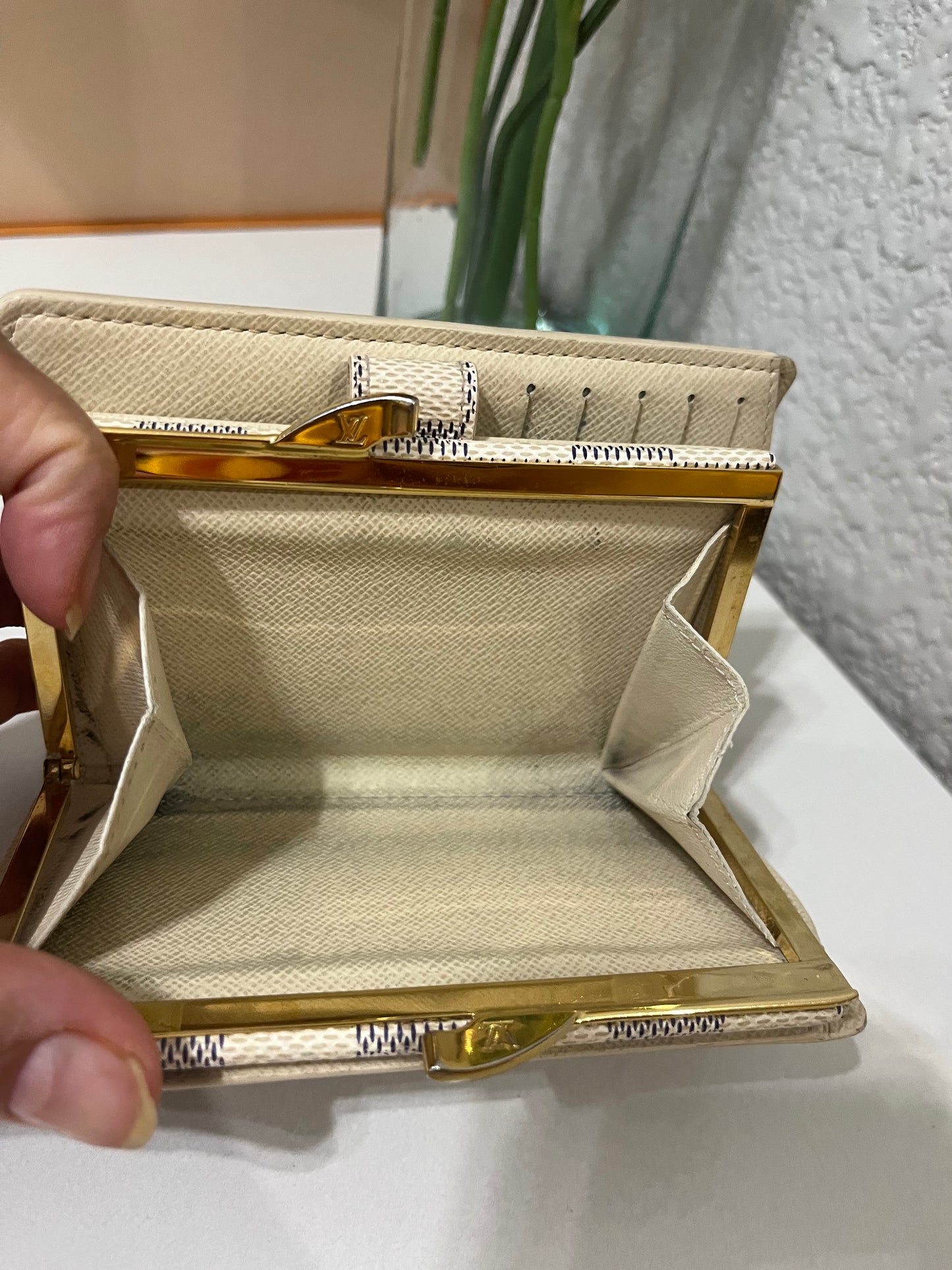 Kiss Lock LV Wallet