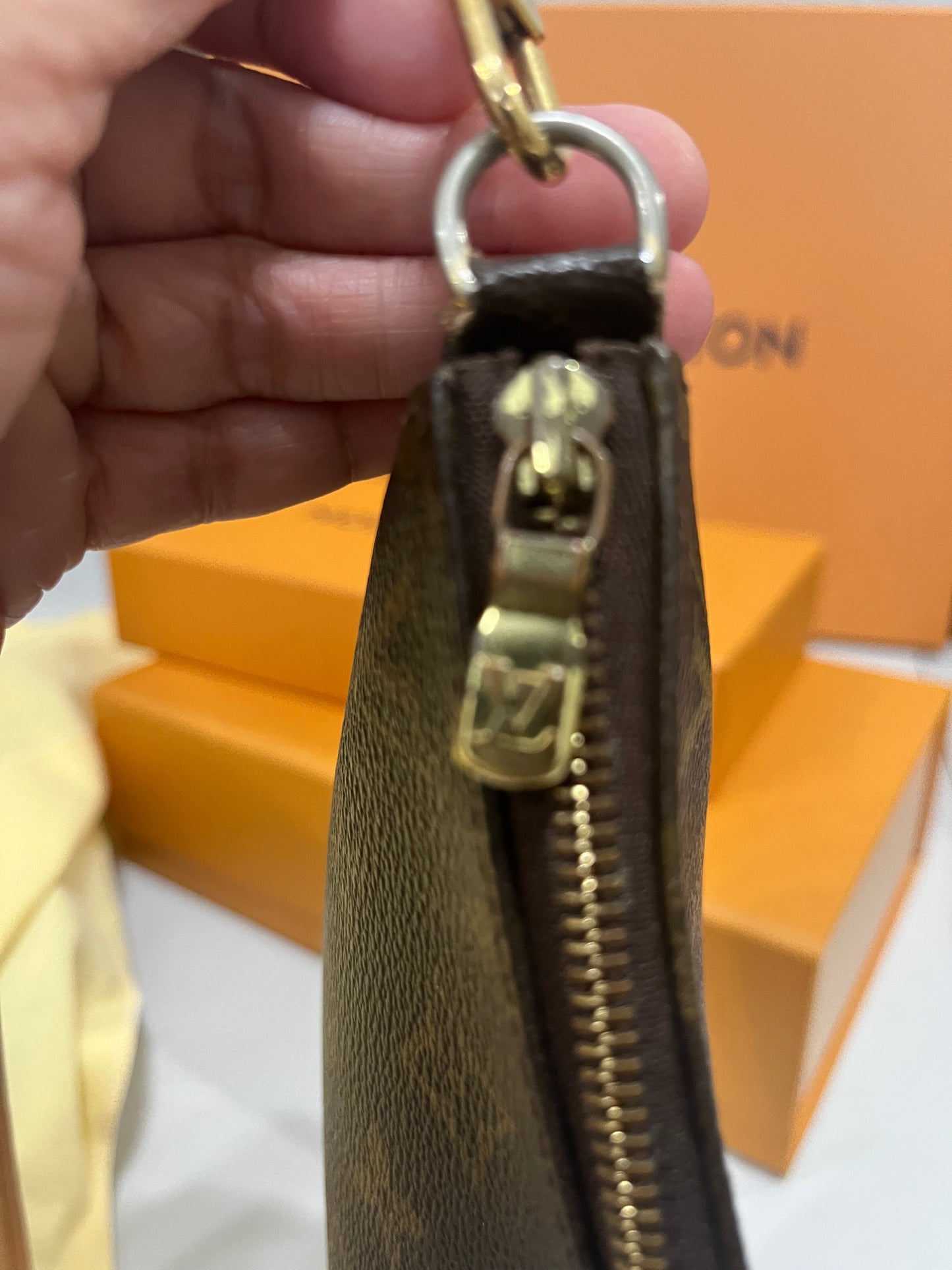 Pochette Accessories