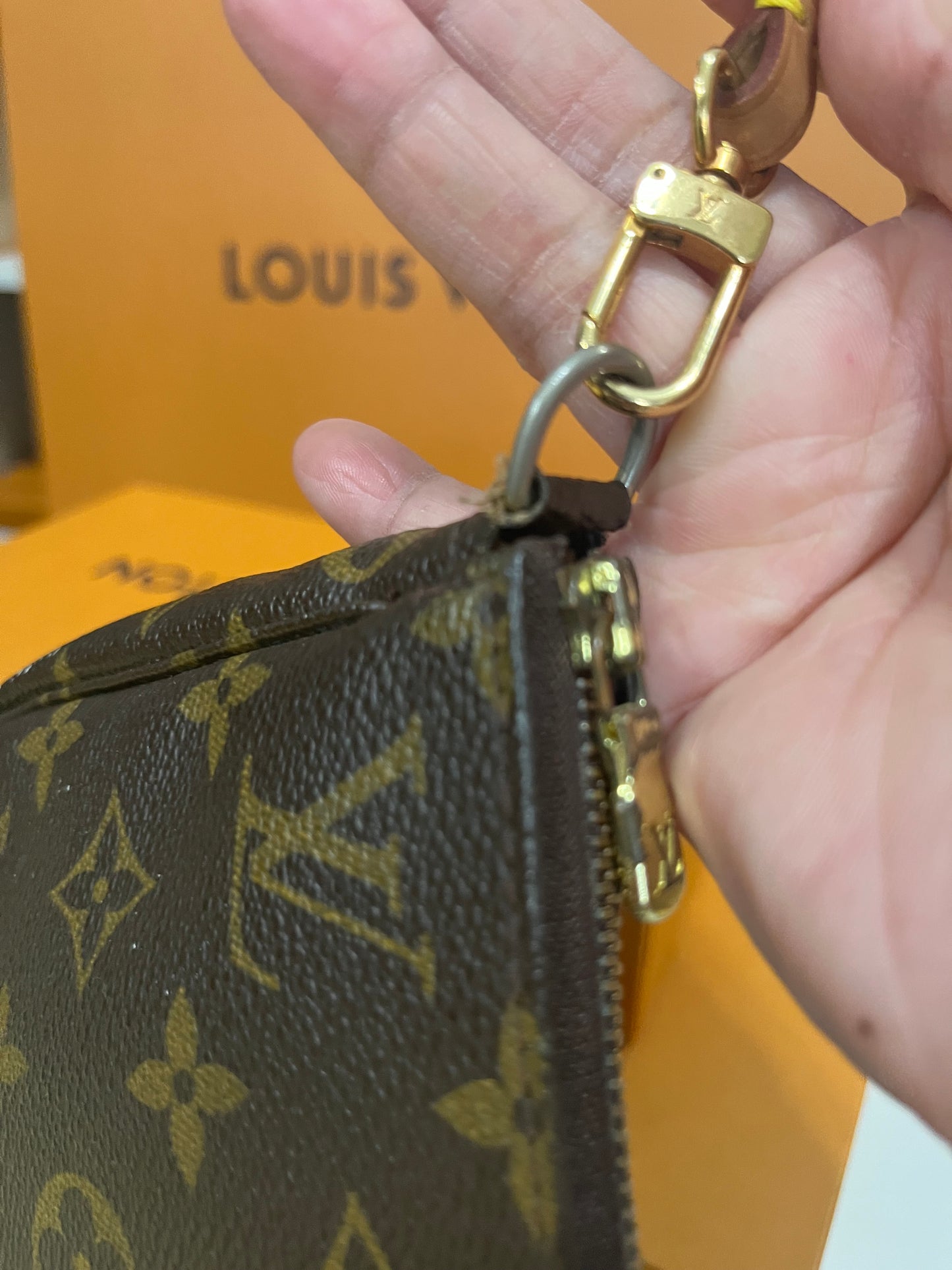 Pochette Accessories