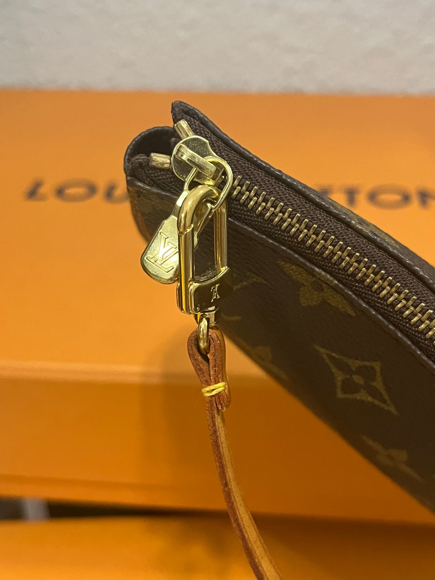Pochette Accessories