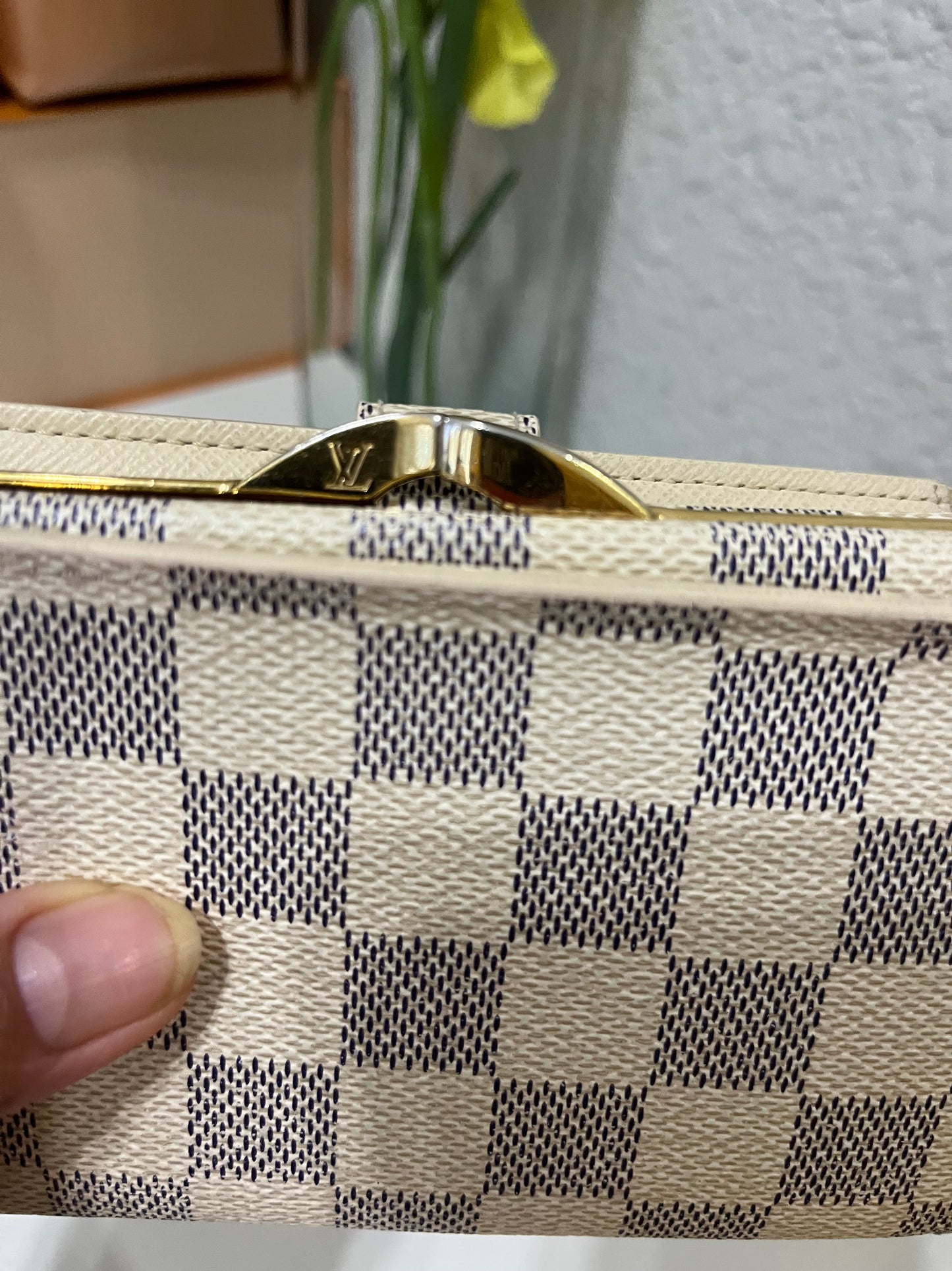 Kiss Lock LV Wallet