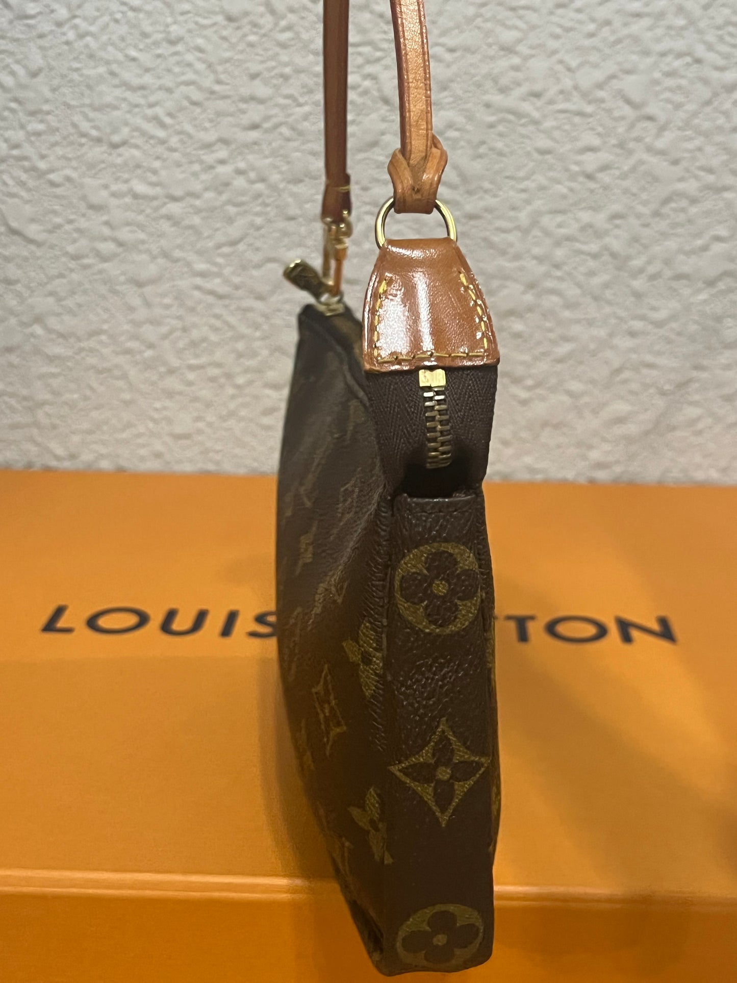 Pochette Accessories
