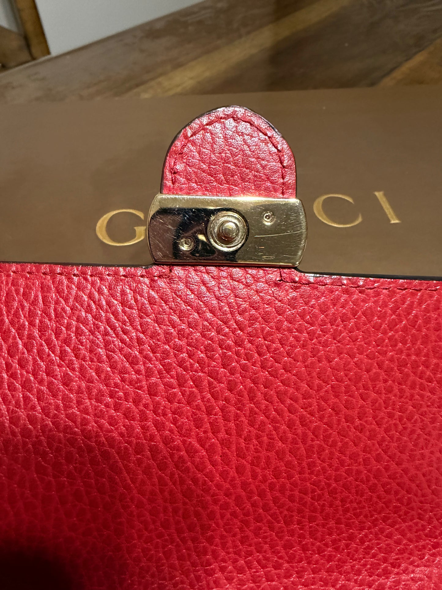 GG Interlocking Wallet On Chain