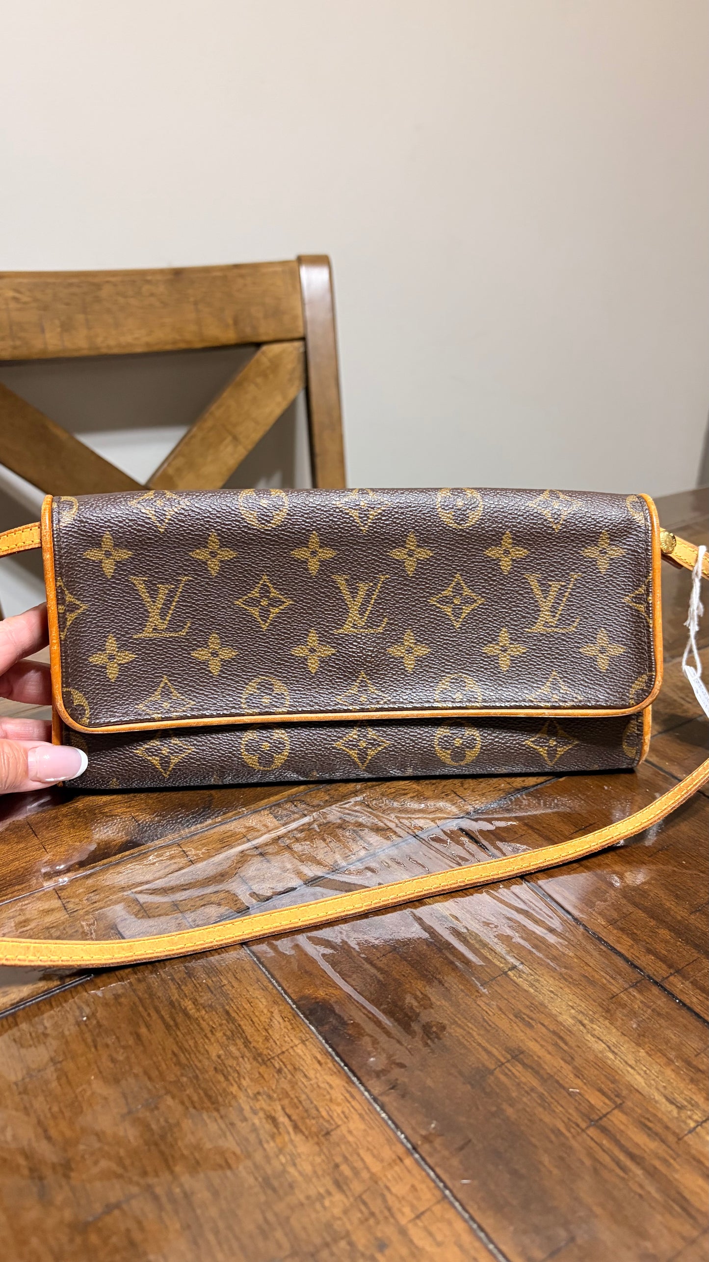 Pochette Twin GM in Monogram