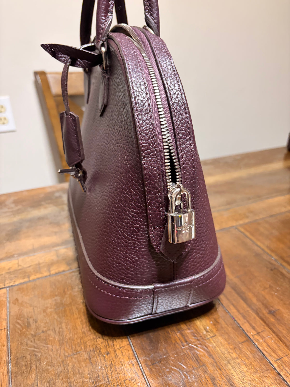 Alma Pm in Taurillon Leather