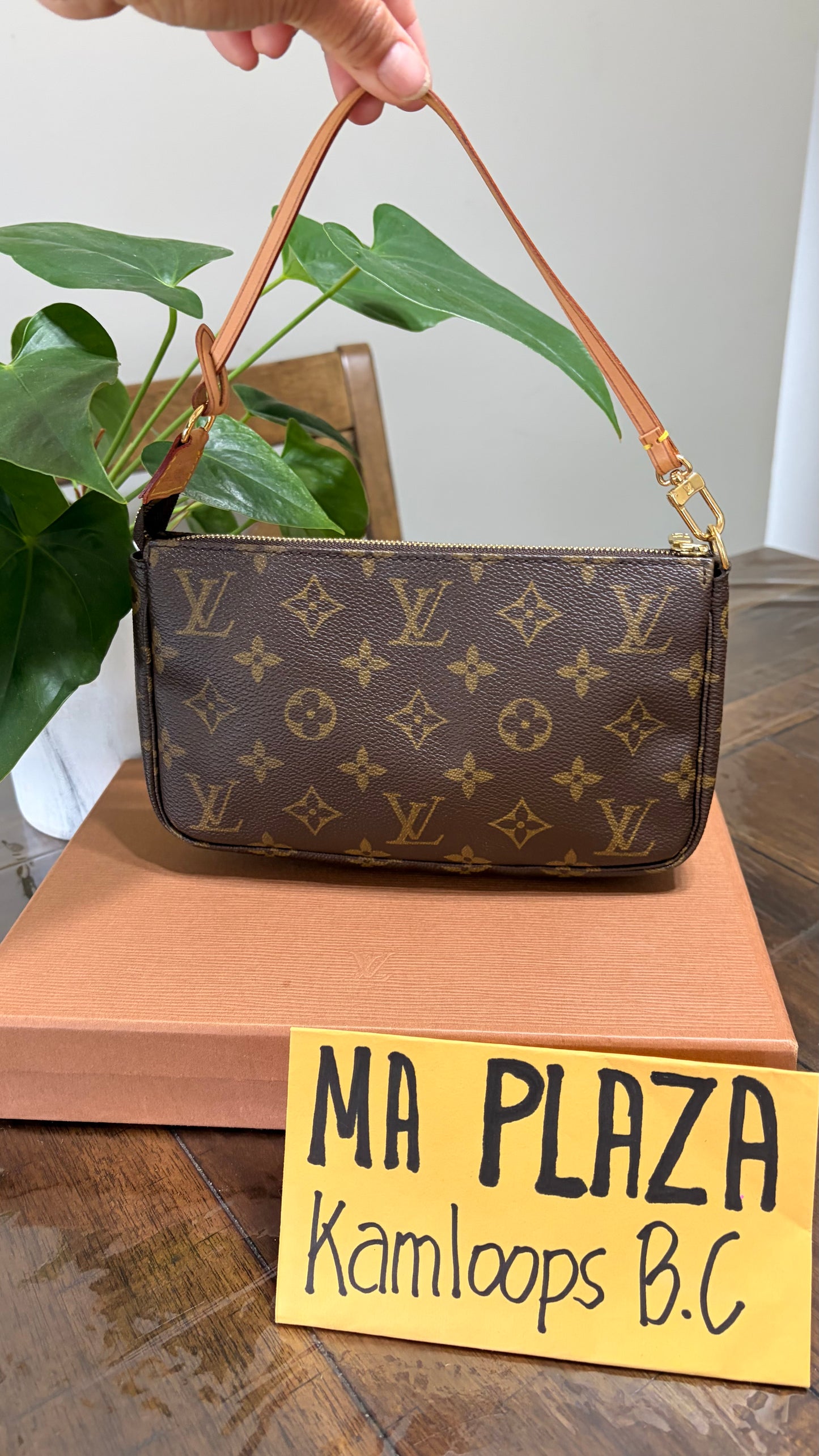 Pochette Accessories