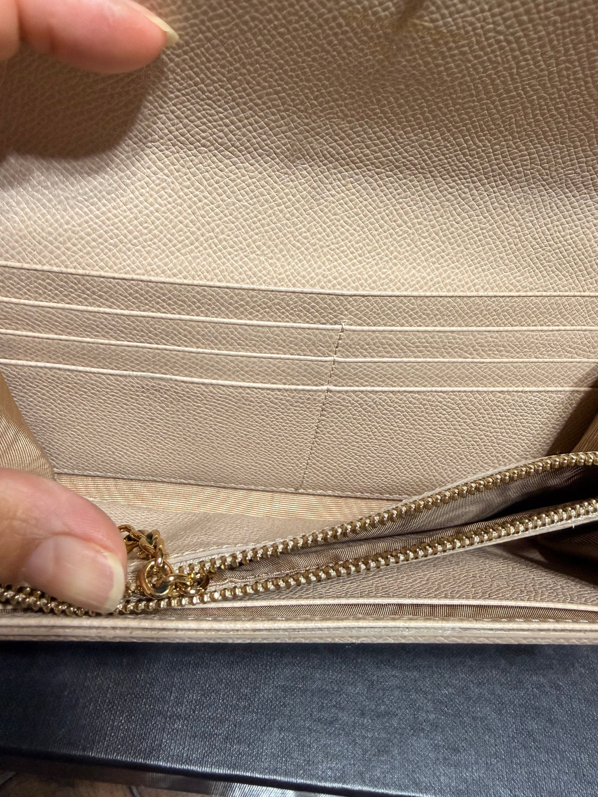 Ferragamo Fiocco Cuir Rose Fermoir Wallet