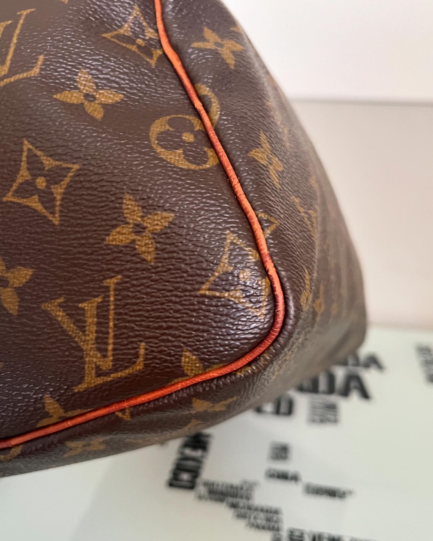 LUIS VUITTON SPEEDY 30