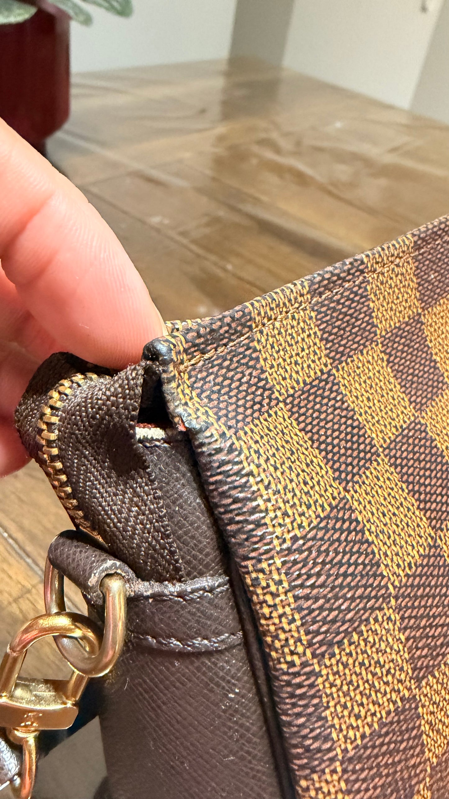 Damier Ebene Trousse