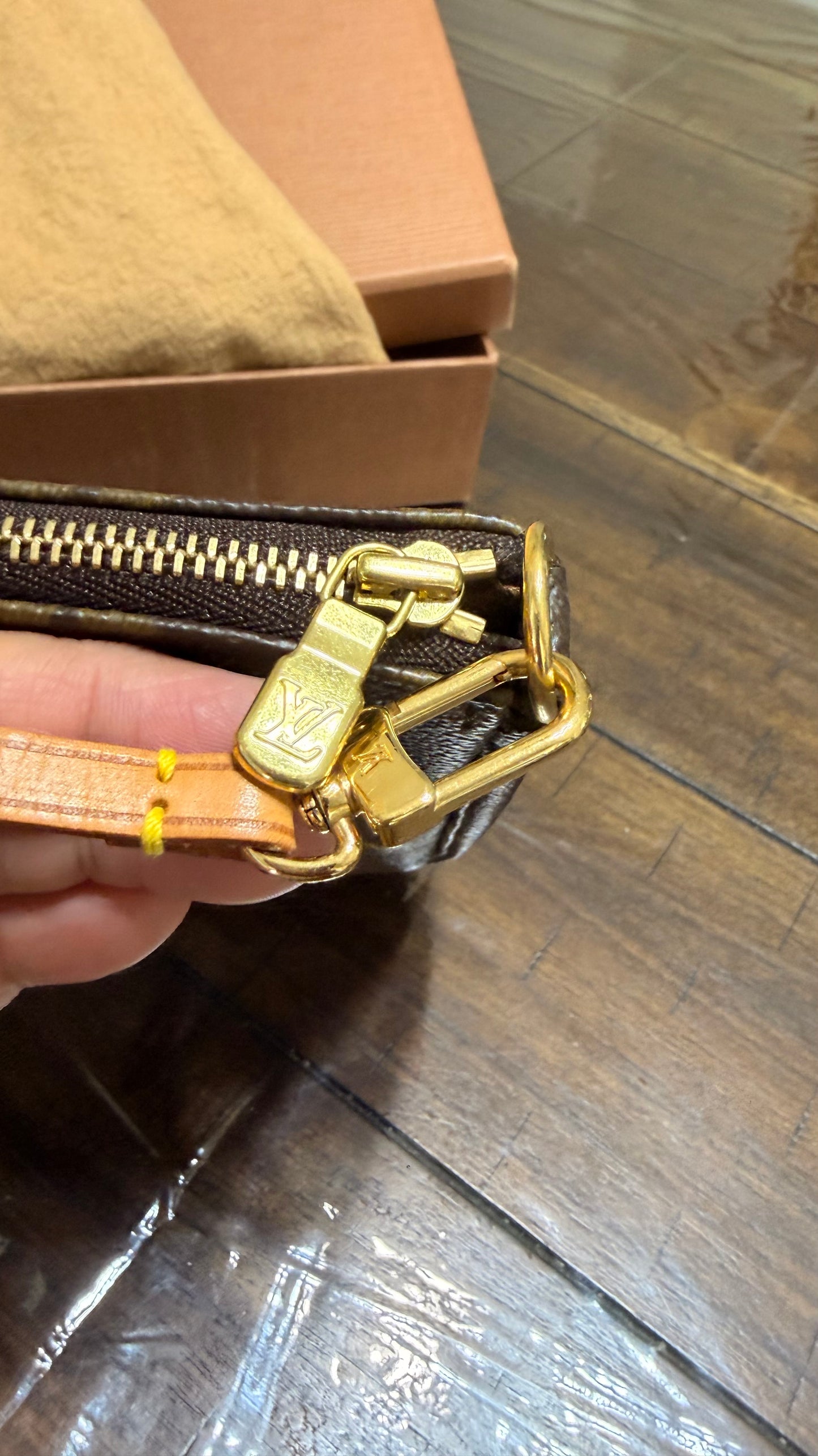 Pochette Accessories