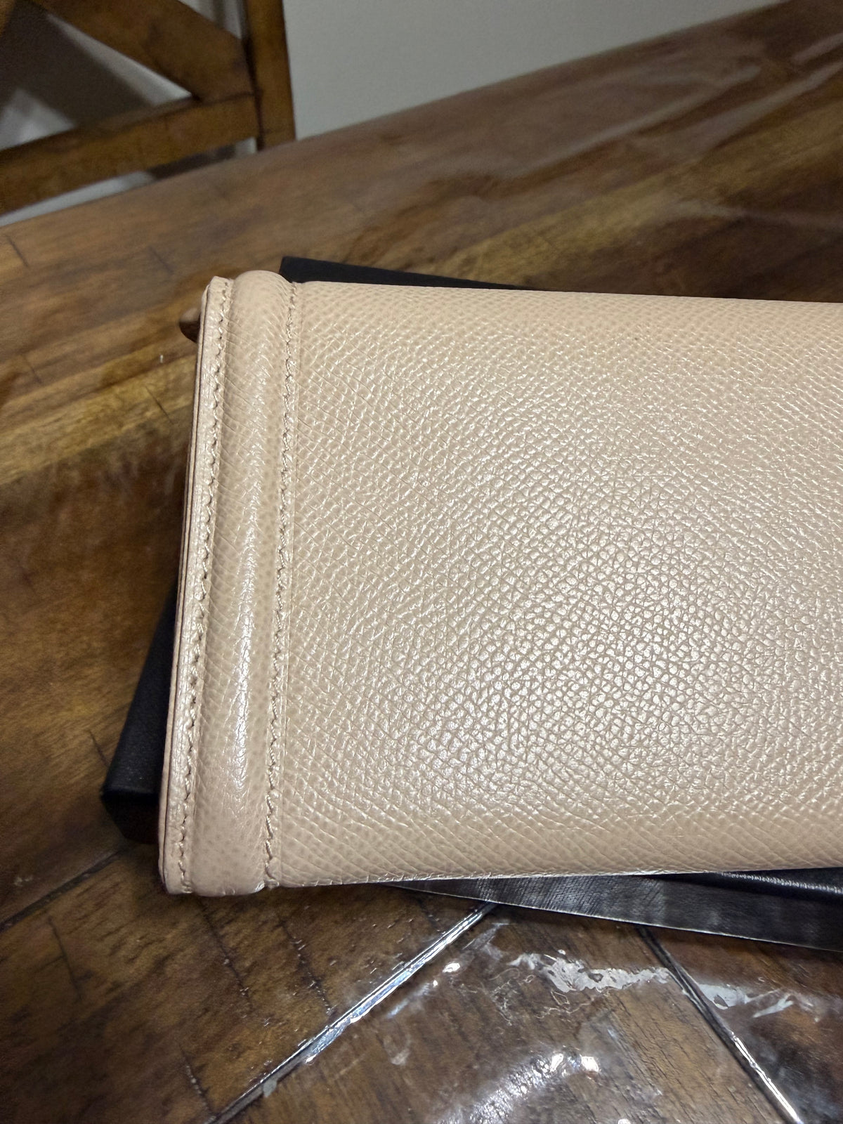 Ferragamo Fiocco Cuir Rose Fermoir Wallet