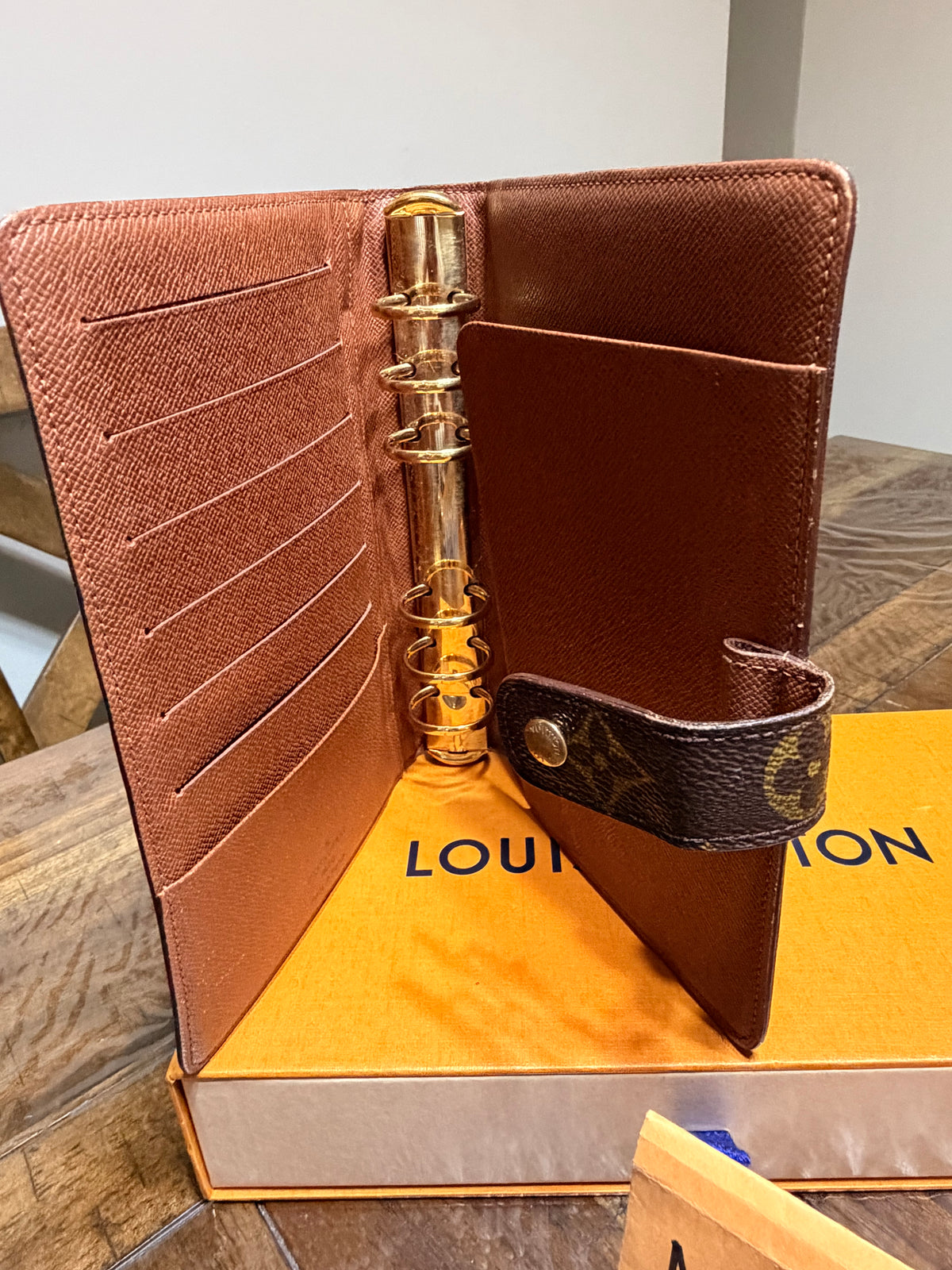 LV Agenda MM in Monogram