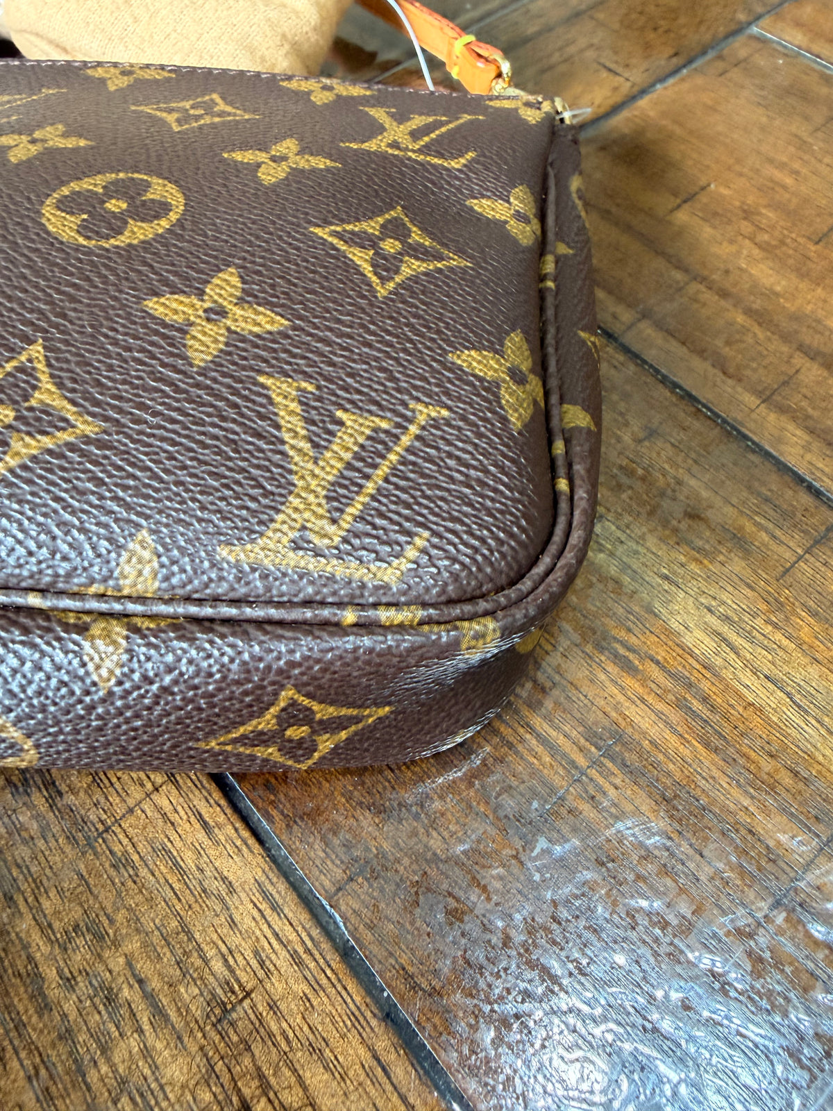 Pochette Accessories
