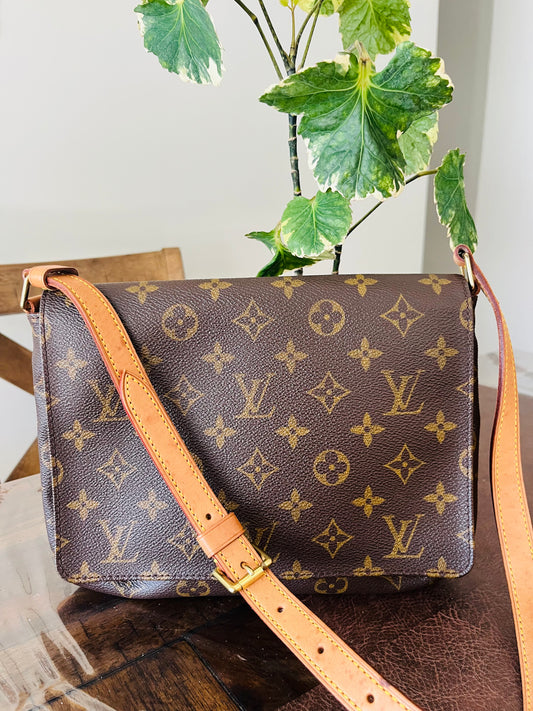 Musette Tango in Monogram