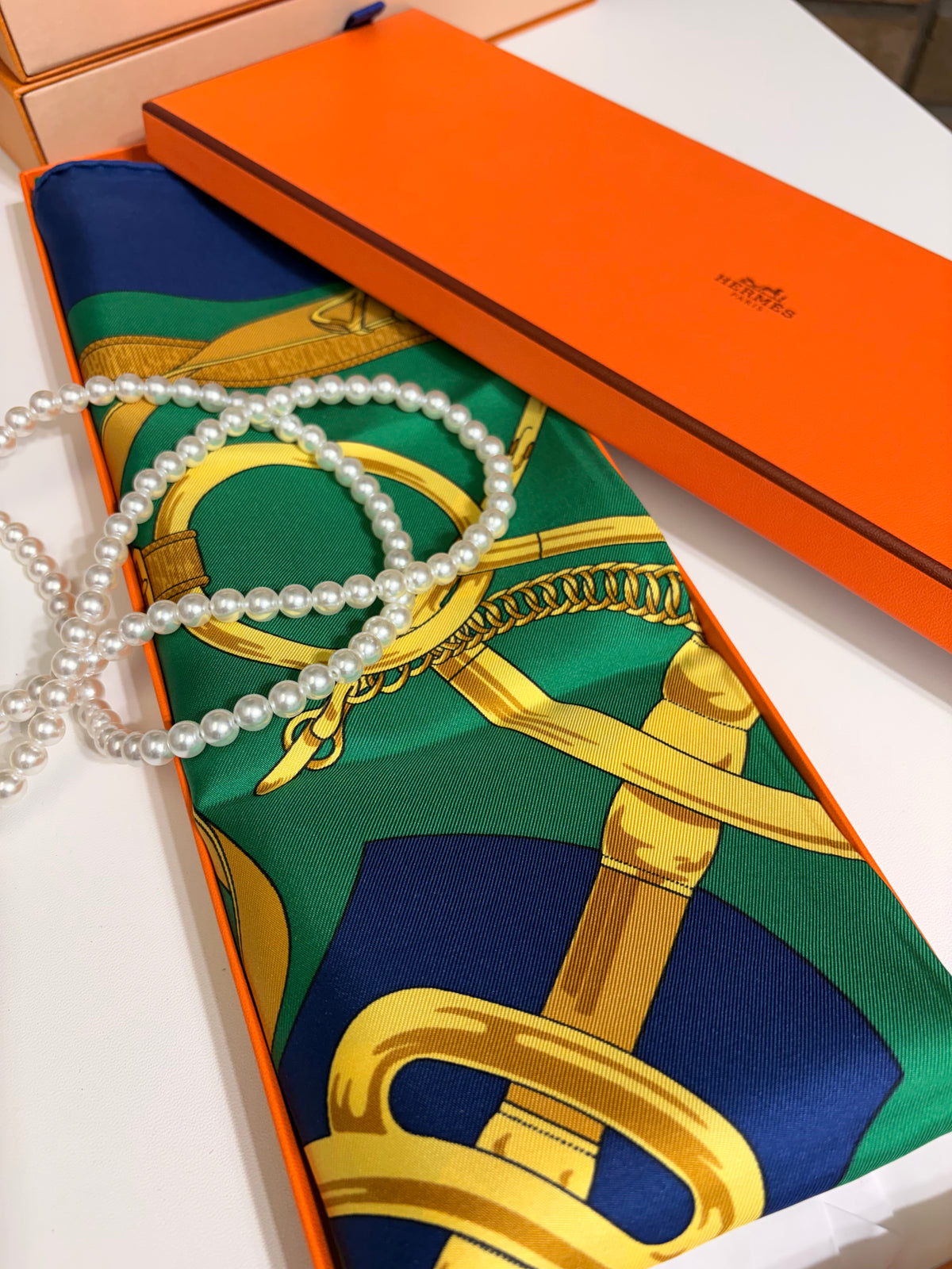 Hermes’ Scarf