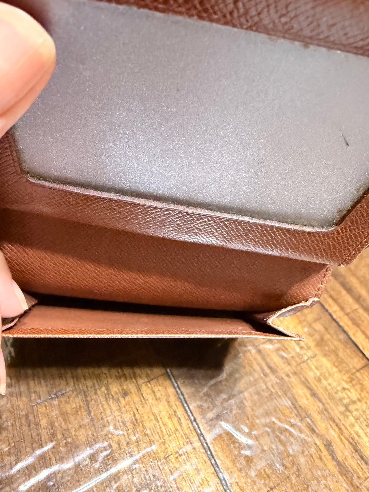 LV Men’s Wallet (Vintage)