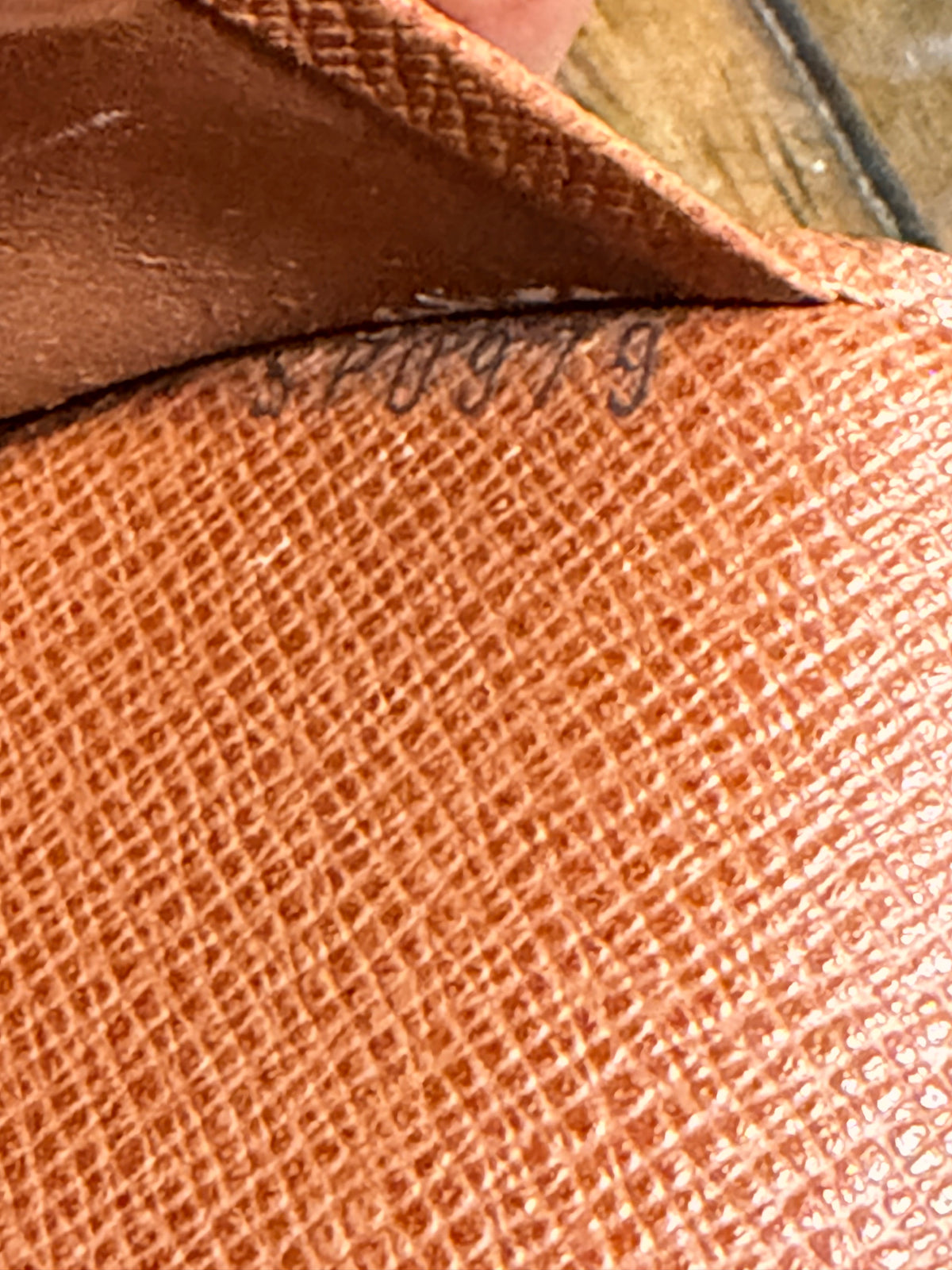 LV Agenda MM in Monogram