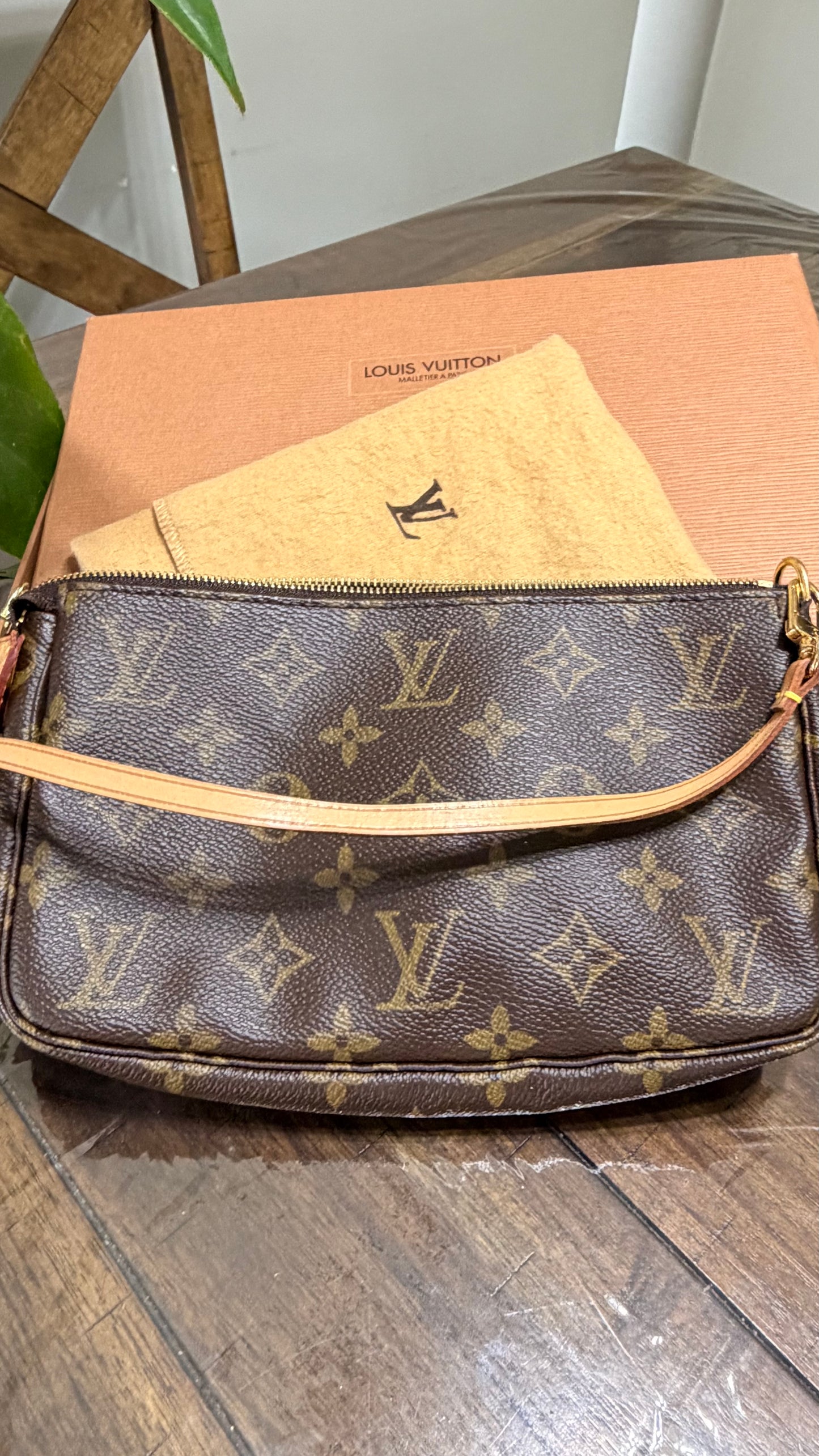 Pochette Accessories