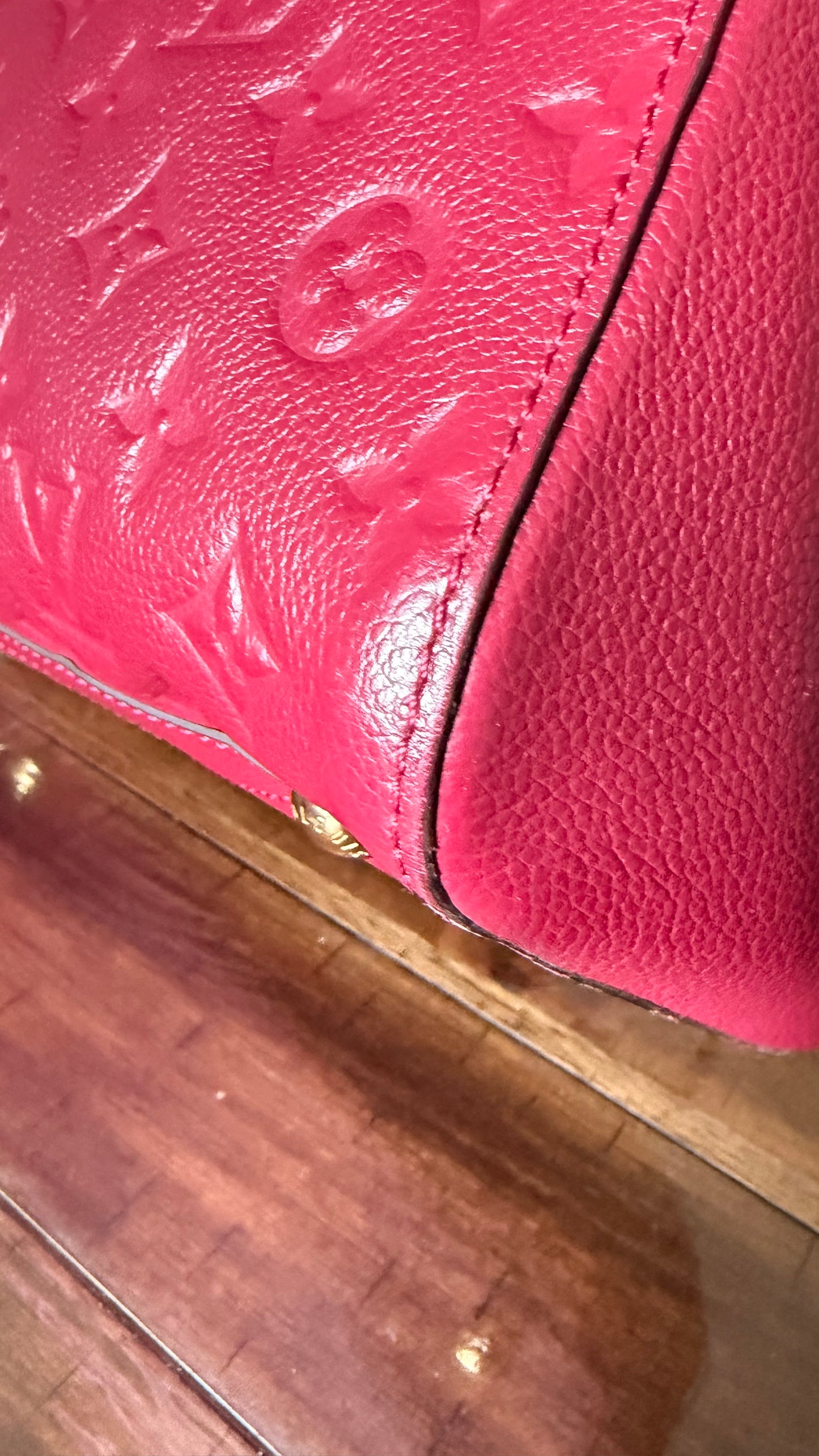 Red Montaigne Empriente