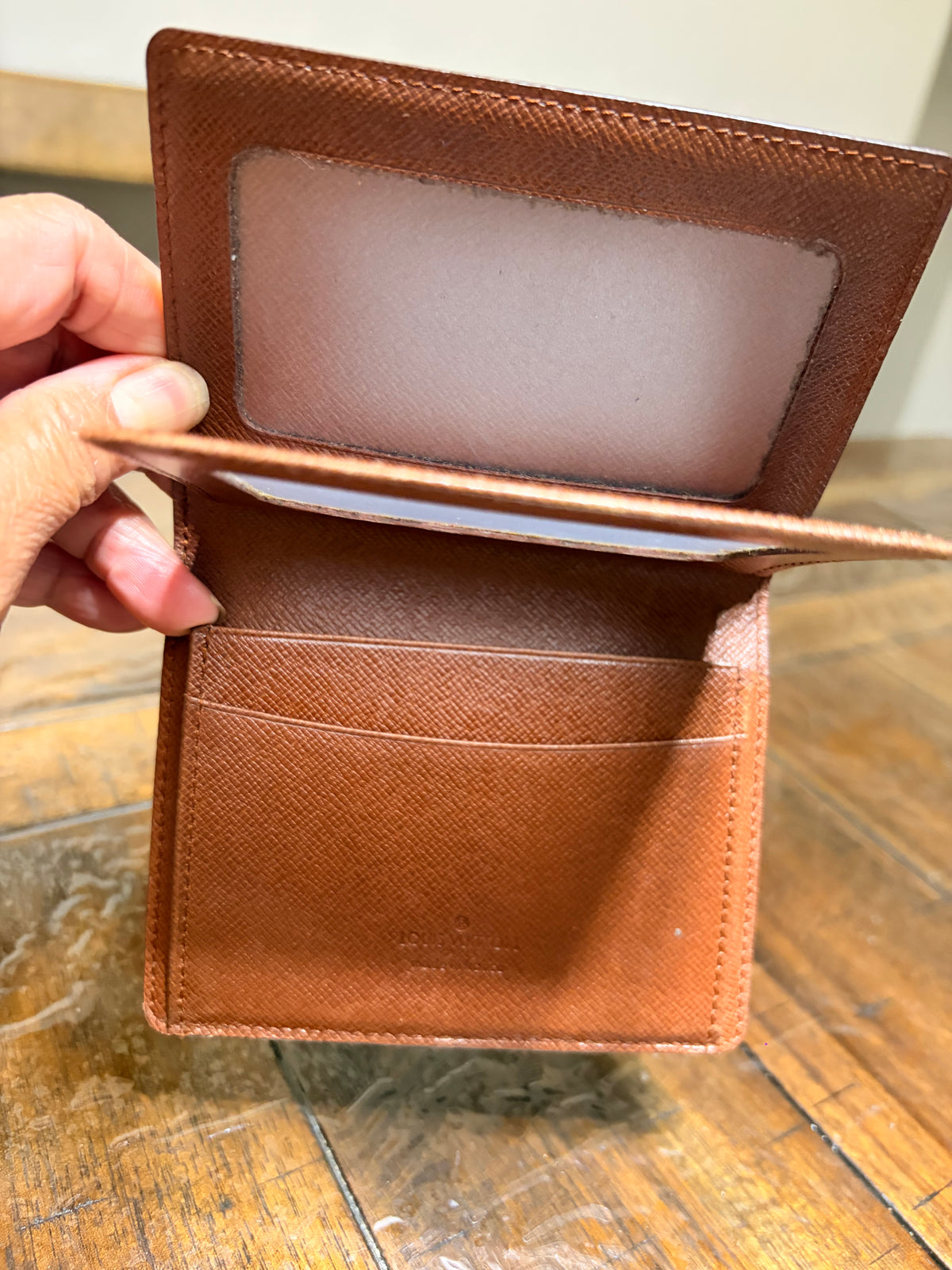 LV Men’s Wallet (Vintage)
