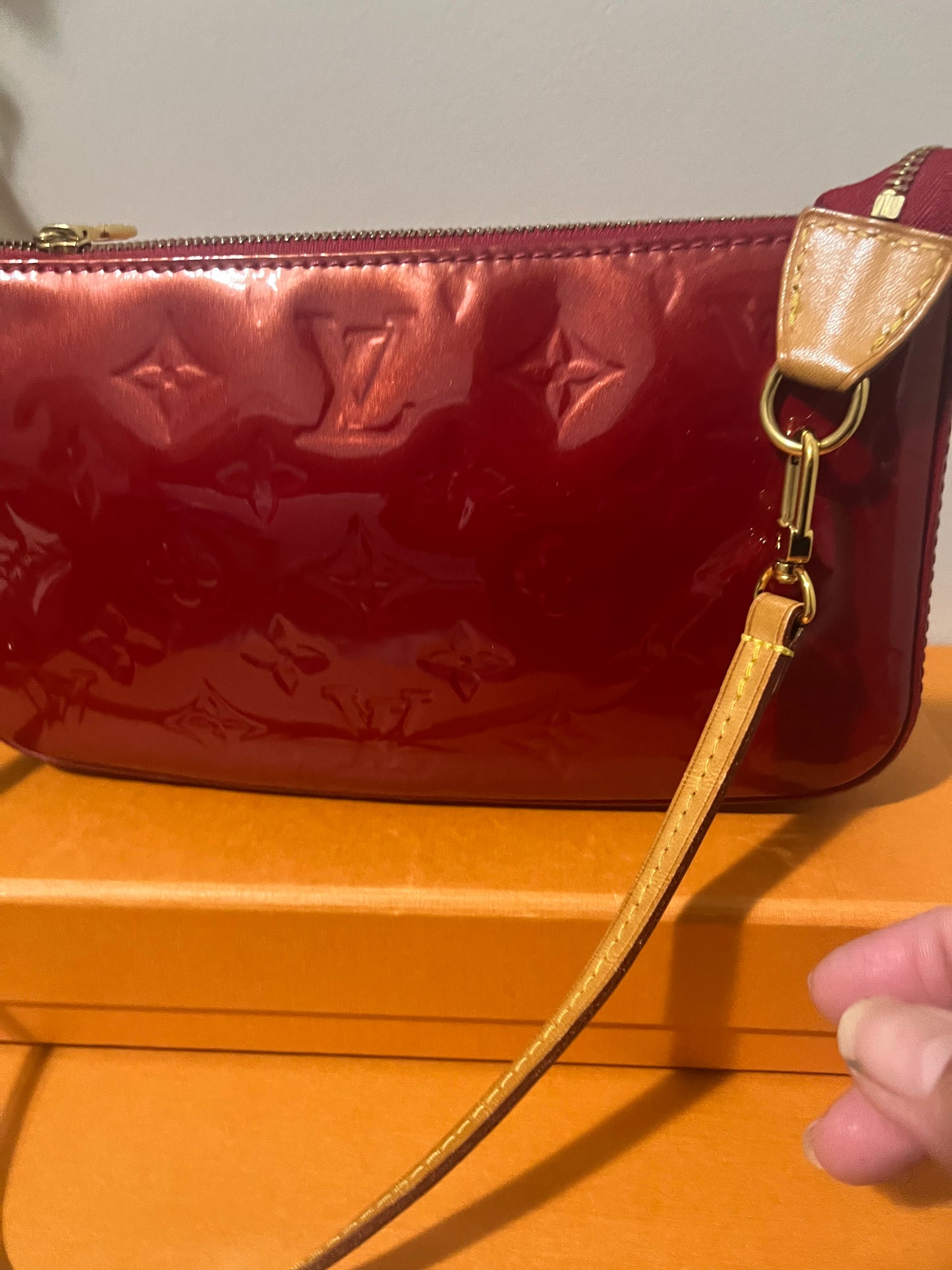 Pochette Accesories in Red Vernis