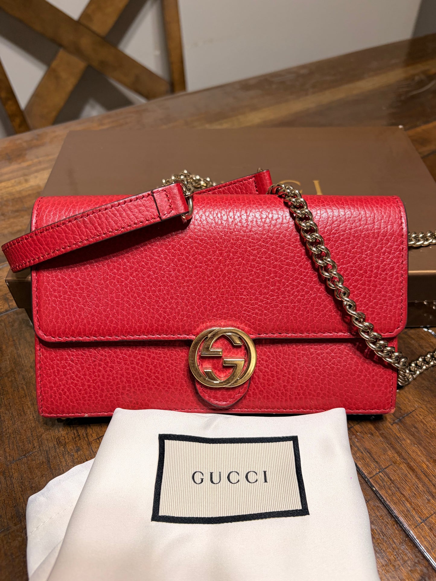 GG Interlocking Wallet On Chain